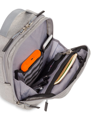 SWISSGEAR 2657 Vertical Boarding Bag in Light Grey