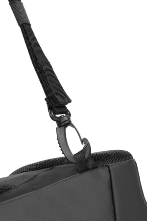 SWISSGEAR Stealth Sling Bag in Black