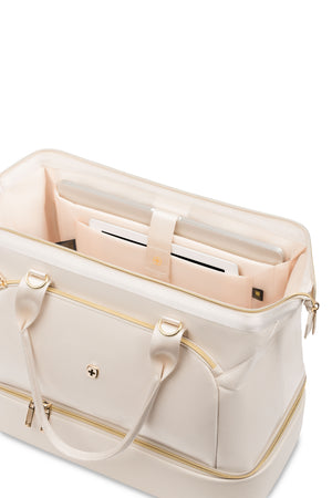 SWISSGEAR 1098 Weekender Tote Travel Bag - Sand Spacious main compartment includes a padded laptop pocket (fits up to 15”) plus a tablet pocket with a securing strap and a zippered accessory side pocket for organized storage