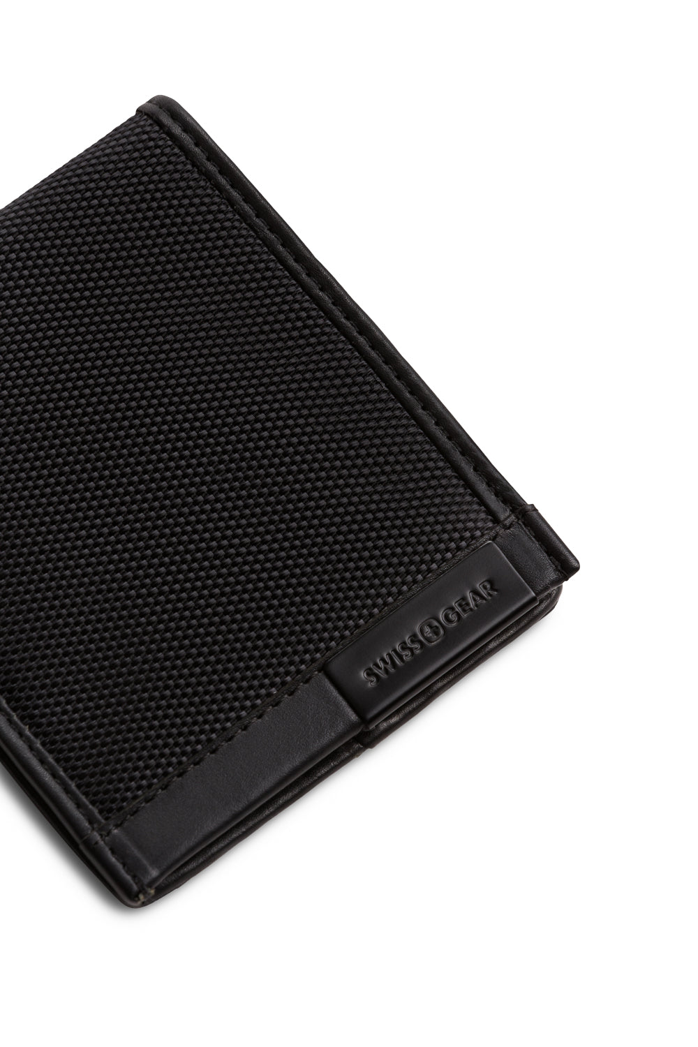 Swissgear Nylon Inlay Bifold Wallet - Durably crafted from oily calf leather 