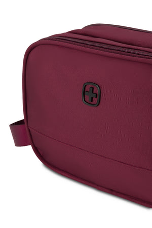 SWISSGEAR Dual Compartment Dopp Kit in Pomegranate