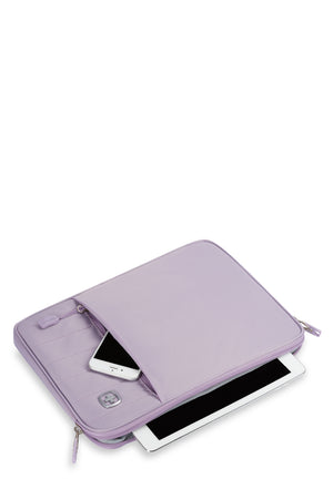 Swissgear 2672 13 inch Padded Laptop Sleeve 360° interior edge is reinforced to provide added protection against accidental drops