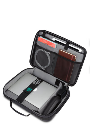 Wenger Insight 16 inch Single Gusset Computer Case Padded separator allows stowage of additional electronic accessories by laptop