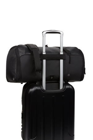 Swissgear 3321 Getaway Premium Pet Carrier Luggage trolley strap lets you securely stack the backpack on top of a rolling suitcase or buckle it into a vehicle with a seatbelt