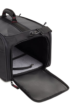 Swissgear 3323 Carry-On Pet Carrier Spacious interior design