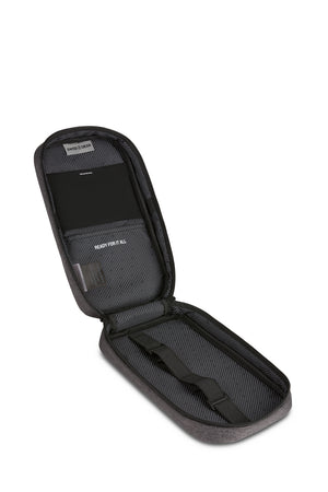 Swissgear 3881 Vertical Hanging Toiletry Bag lays flat when open for easy loading/unloading of items
