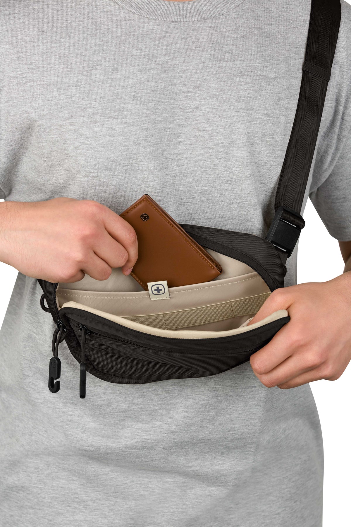 SWISSGEAR Core Sling Bag - Black - 05