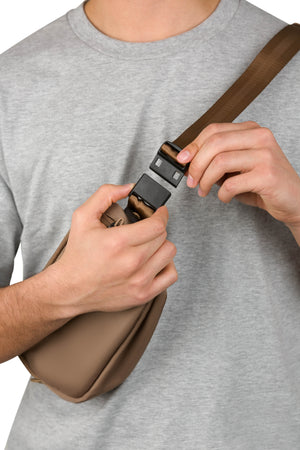 SWISSGEAR Core Sling Bag in Caramel