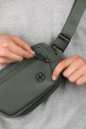 SWISSGEAR Core Sling Bag in Evergreen