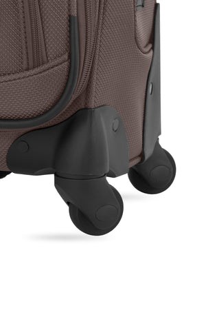 SWISSGEAR Sion Carry On Spinner in Java