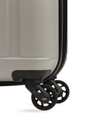SWISSGEAR 6297 Carry-On Spinner in Silver