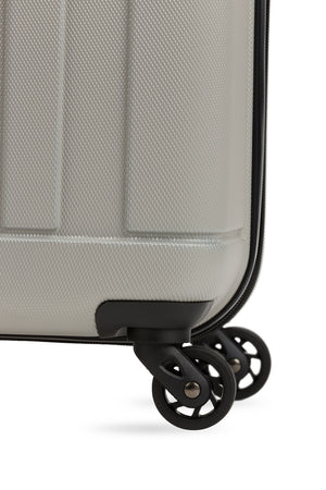 SWISSGEAR 6297 Large Checked Spinner in Silver