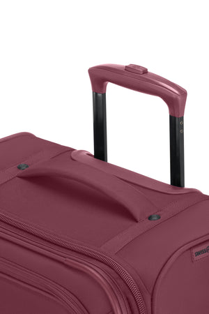 SWISSGEAR Sion Reserve Medium Checked Spinner in Pomegranate