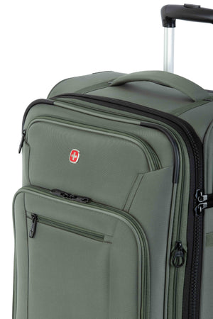 SWISSGEAR 7070 Medium Expandable Spinner - Green