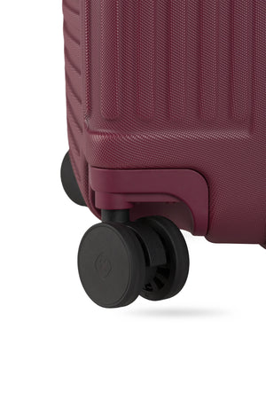 SWISSGEAR Summit Reserve Large Checked Spinner in Pomegranate