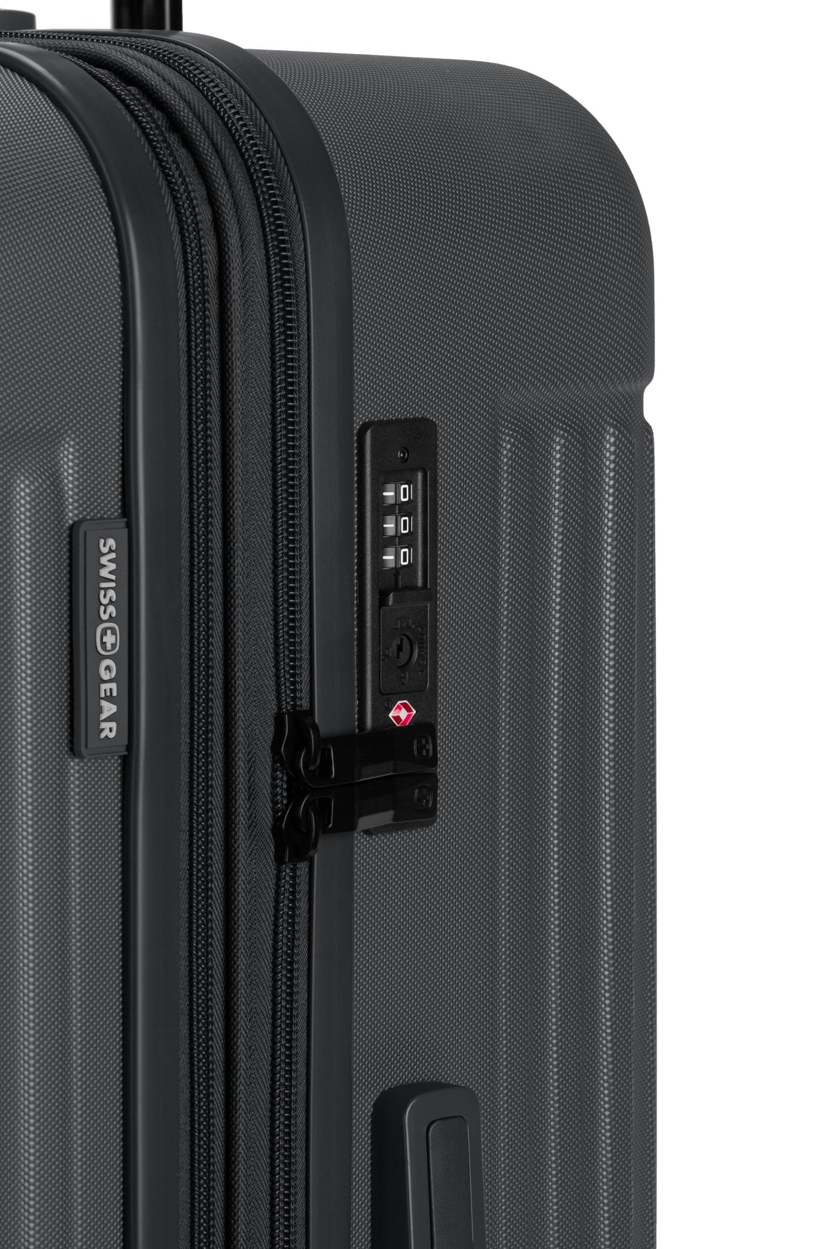 SWISSGEAR Summit Reserve Large Checked Spinner - Black - 08