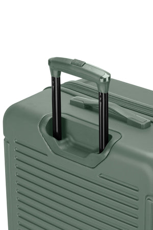 SWISSGEAR Summit Reserve Large Checked Spinner in Evergreen