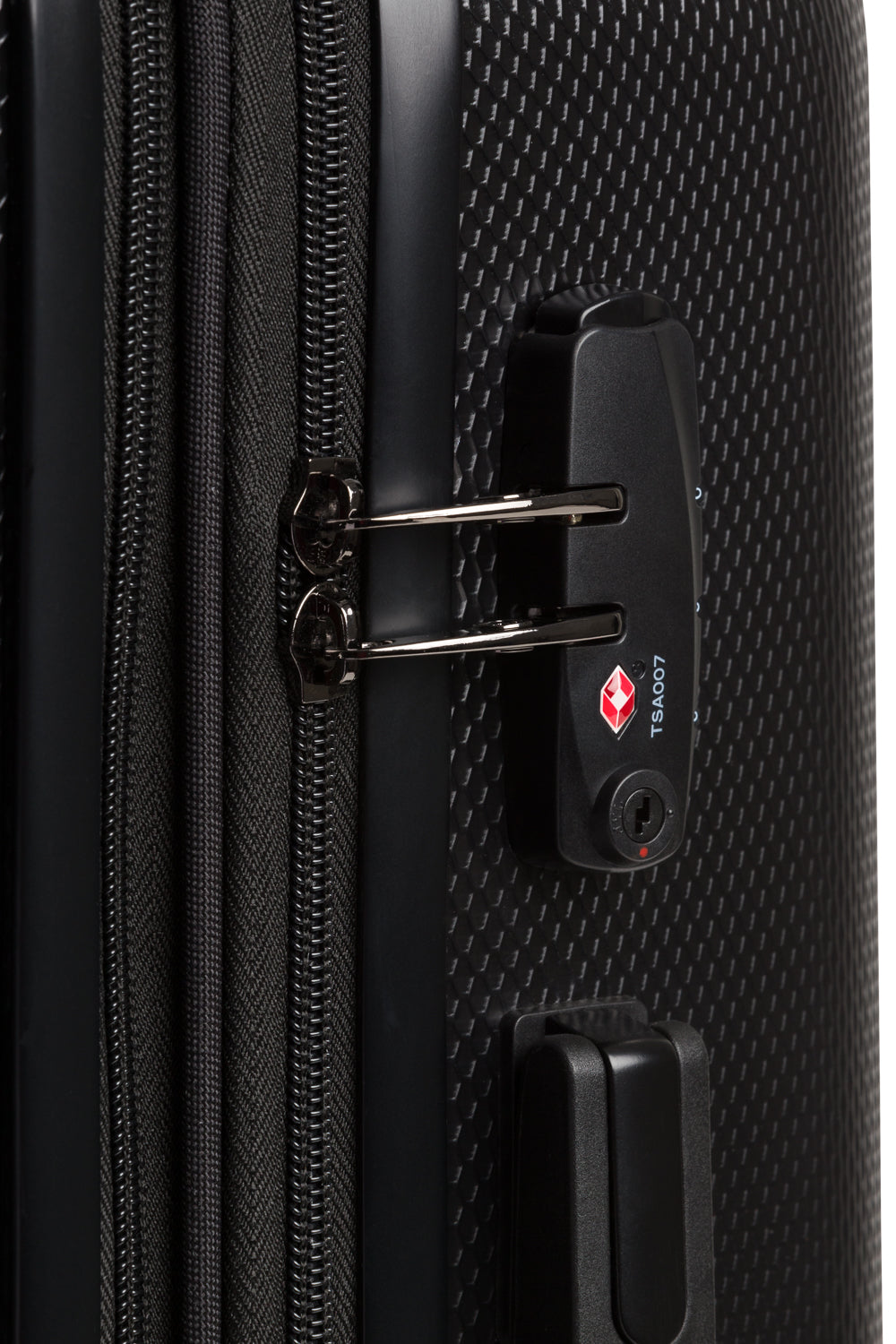 SWISSGEAR Energie Medium Checked Spinner - Black - 09