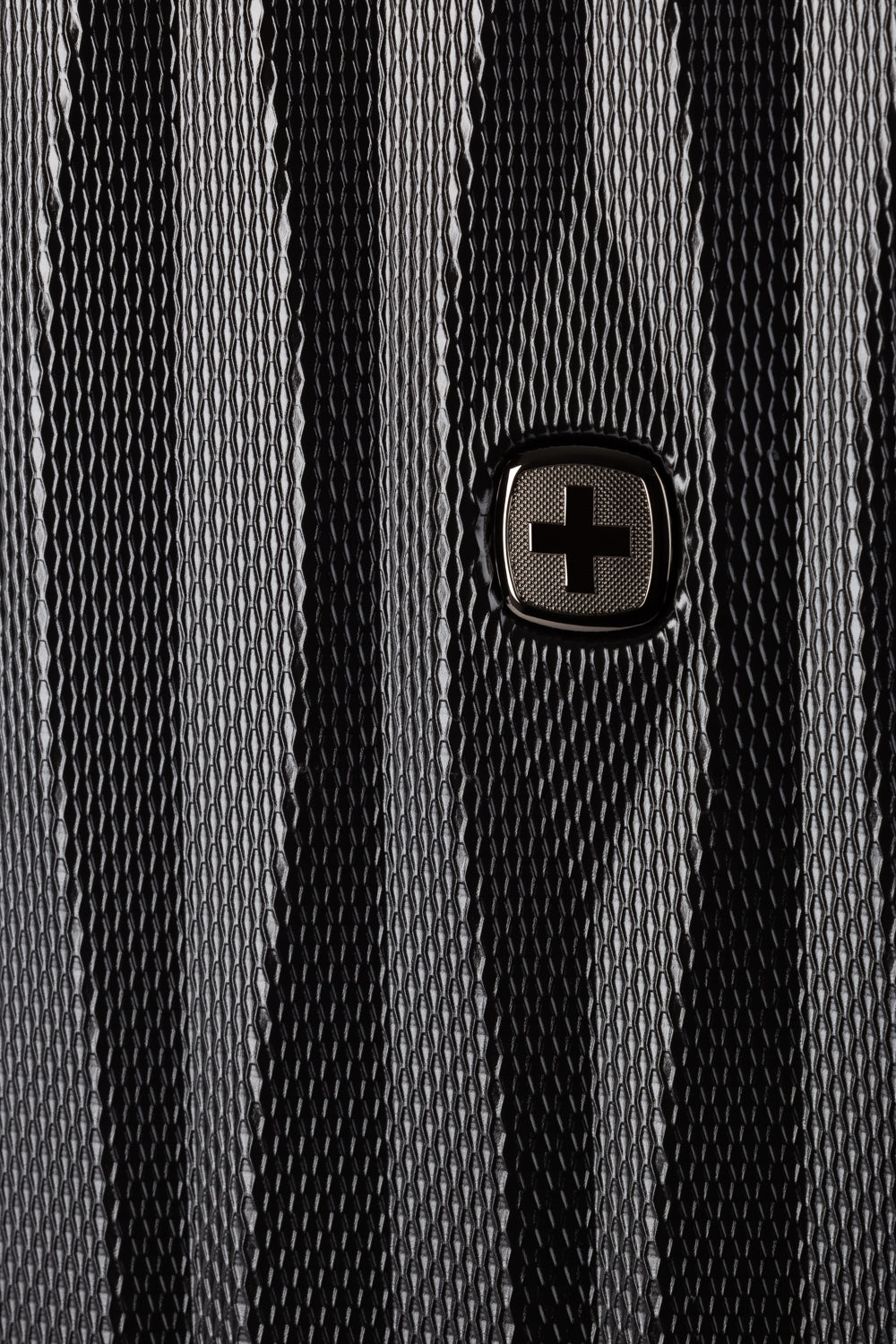 SWISSGEAR Energie Large Checked Spinner - Black - 12