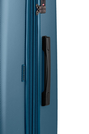 SWISSGEAR Energie Large Checked Spinner in Atlas Blue