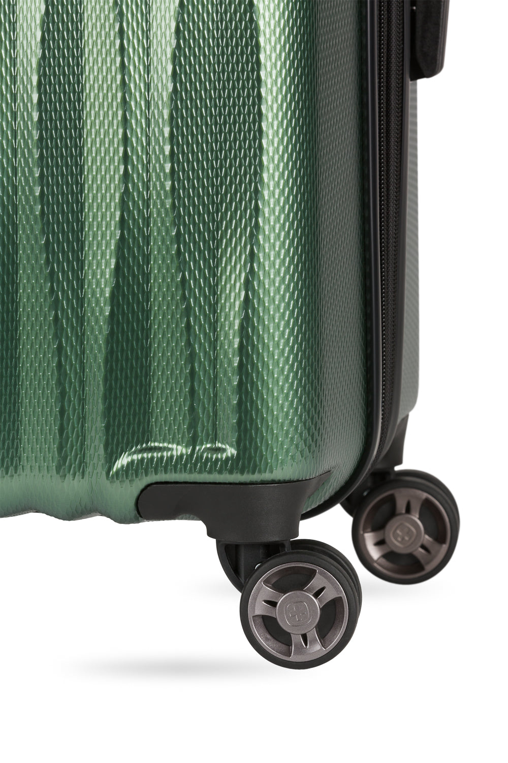 SWISSGEAR Energie Medium Checked Spinner - Verdun Green - 09