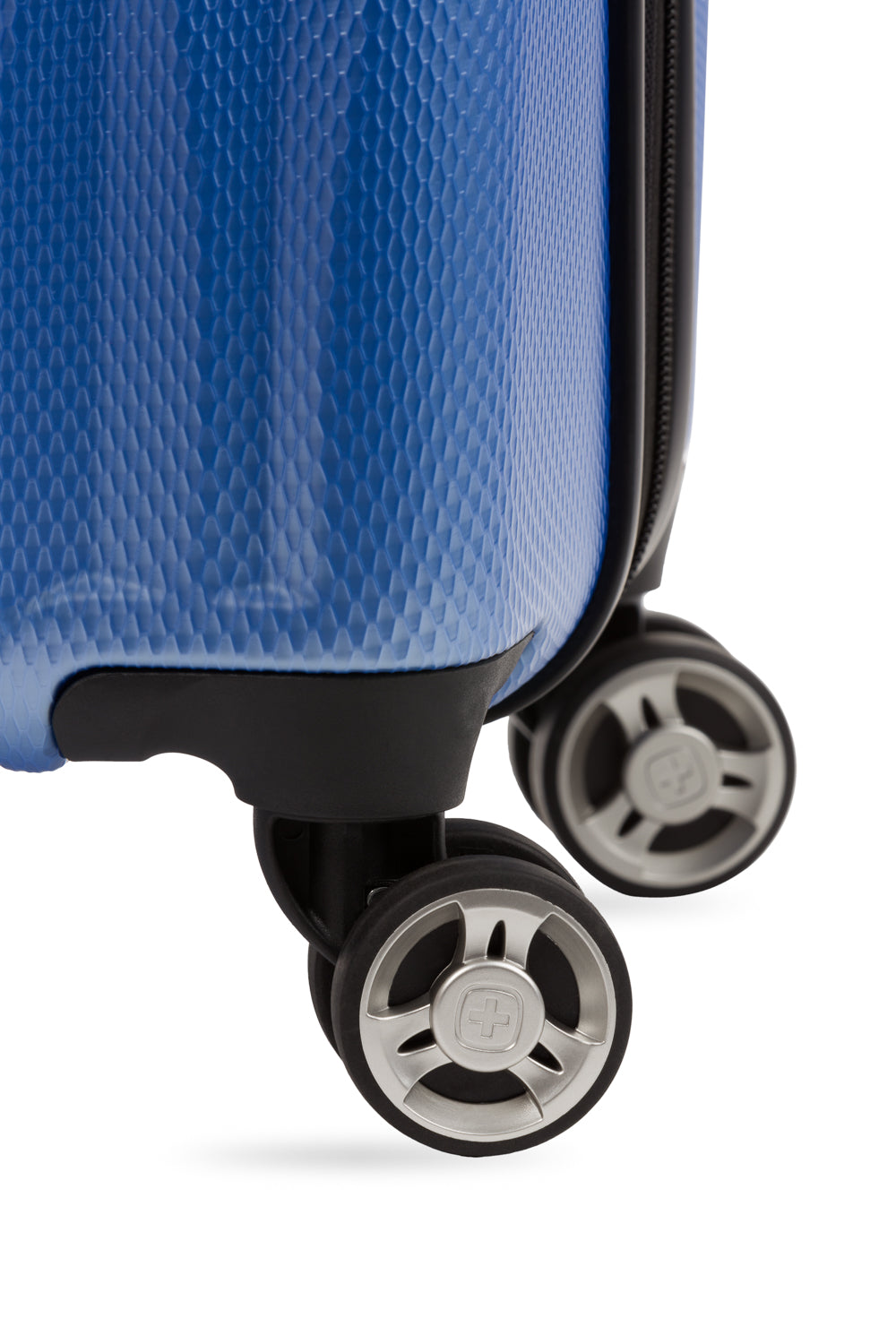 SWISSGEAR Energie Medium Checked Spinner - Periwinkle - 09