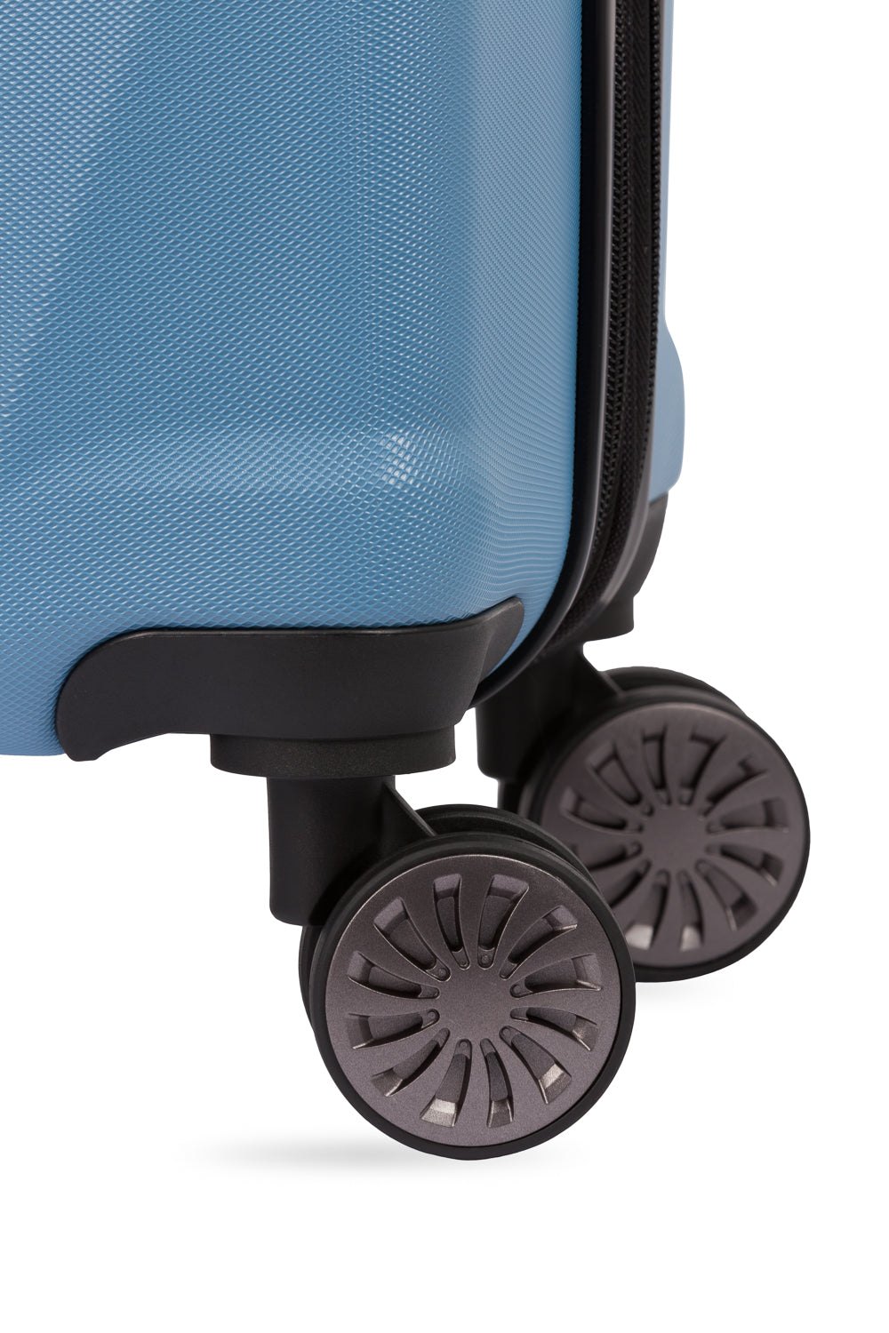 SWISSGEAR Cascade Carry-On Spinner - Light Blue - 08