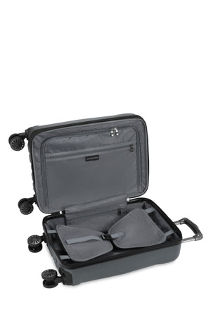SWISSGEAR Cascade Carry-On Spinner in Dark Grey
