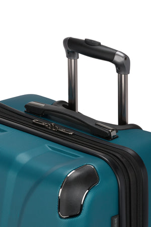 SWISSGEAR Cascade Medium Checked Spinner in Teal