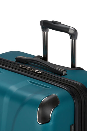 SWISSGEAR Cascade Large Checked Spinner in Teal