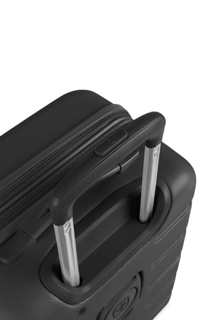 SWISSGEAR Signature Carry-On Spinner in Limited Edition Black