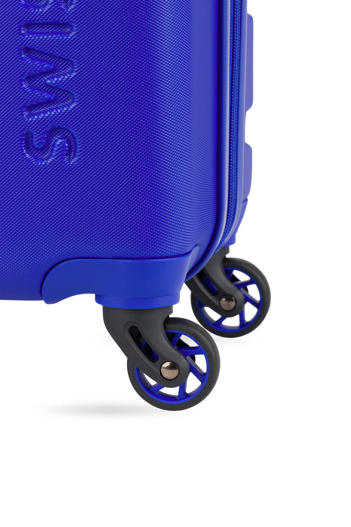 SWISSGEAR Signature Carry-On Spinner - Cobalt Blue - 15