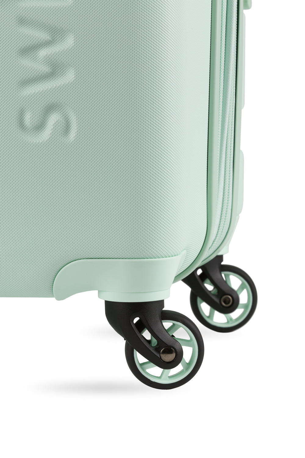 SWISSGEAR Signature Medium Checked Spinner - Clearly Aqua - 09