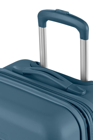 SWISSGEAR Signature Carry On Spinner in Atlas Blue
