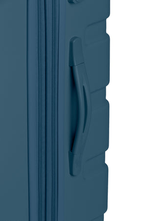 SWISSGEAR Signature Large Checked Spinner in Atlas Blue