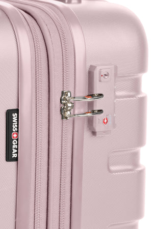 SWISSGEAR Signature Carry-On Spinner in Navy