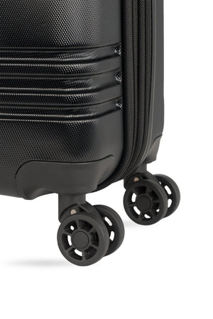SWISSGEAR 7635 Carry-On Hybrid Shell Spinner in Black