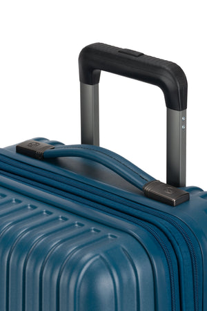 SWISSGEAR Ridge Carry-On Spinner in Atlas Blue