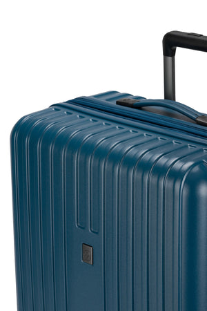 SWISSGEAR Ridge Large Checked Spinner in Atlas Blue