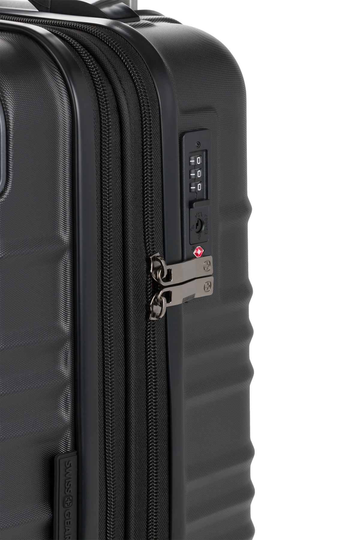 SWISSGEAR Cascade II Carry-On Spinner - Black - 06