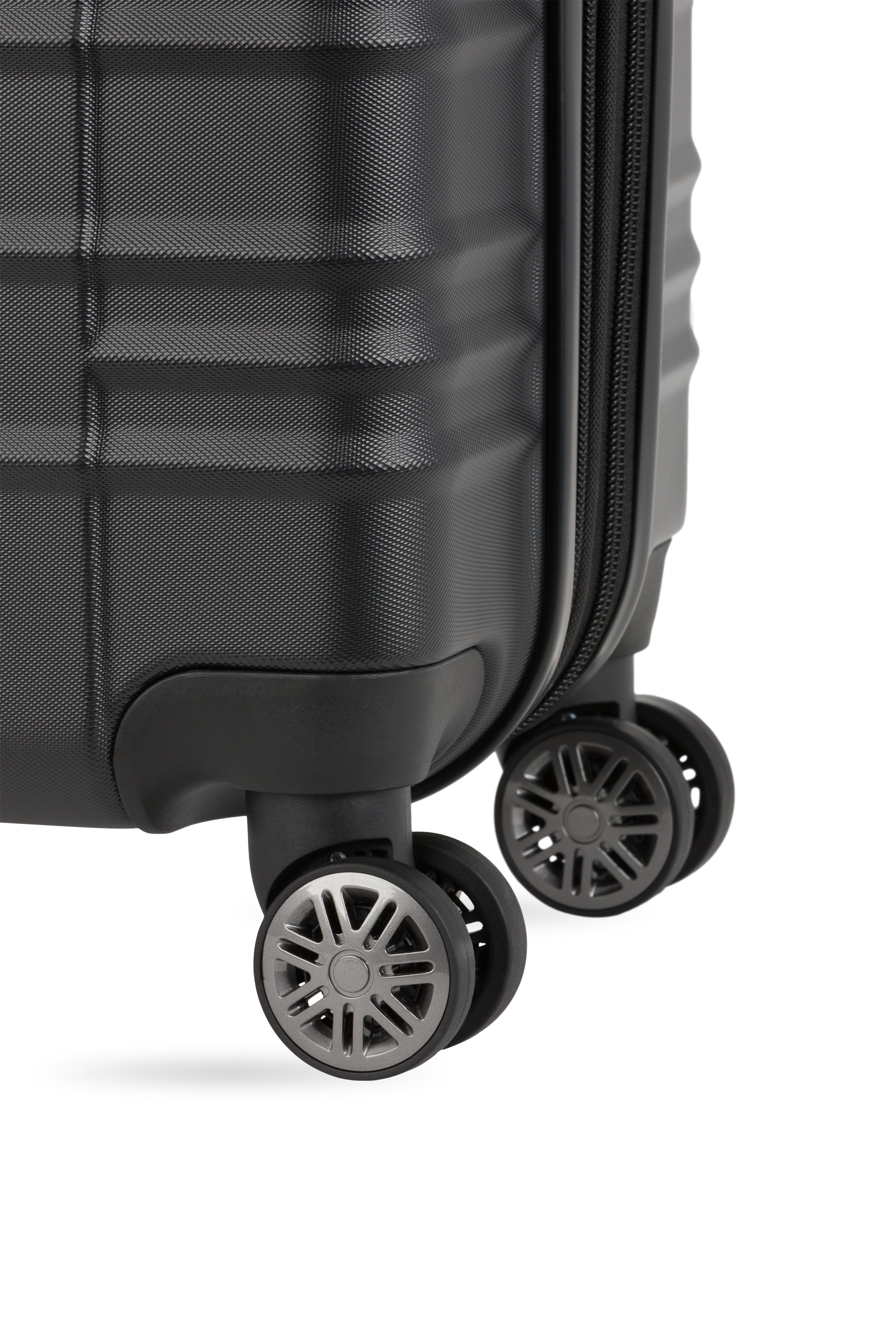SWISSGEAR Cascade II Carry-On Spinner - Black - 10