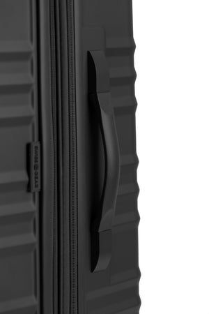 SWISSGEAR Cascade II Large Checked Spinner in Limited Edition Black