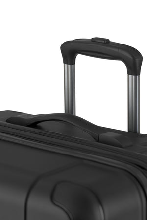 SWISSGEAR Cascade II Large Checked Spinner in Limited Edition Black