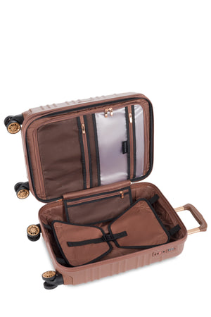 SWISSGEAR 8027 19” Expandable Carry On Hardside Spinner Luggage - Maple Zippered separator panel with a zippered packing pocket and a zippered wet bag