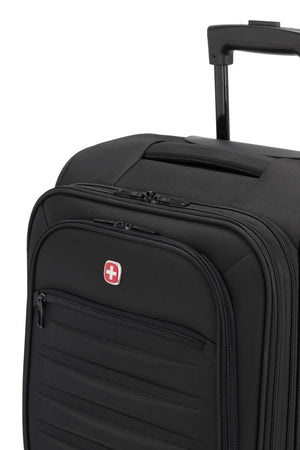 SWISSGEAR 8260 Carry-On Spinner