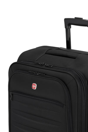SWISSGEAR 8260 Medium Checked Spinner