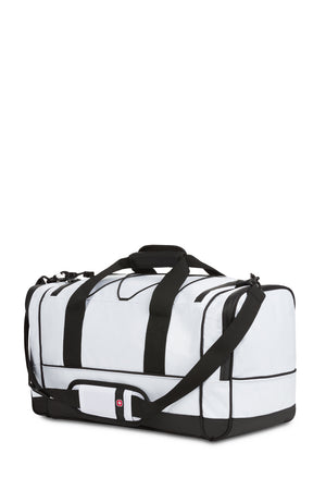 Swissgear 9000 20” Apex Duffel Bag Made of easy-clean and mold-resistant tarpaulin material for extra protection from the elements