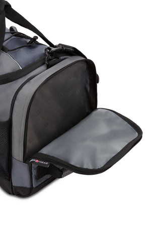  Swissgear 9000 20” Apex Duffel Bag Two large side zip pockets for accessories 