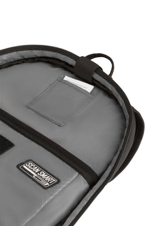 Swissgear ExecuLite 16 inch Laptop Backpack with integrated pocket for screen cleaning wipes
