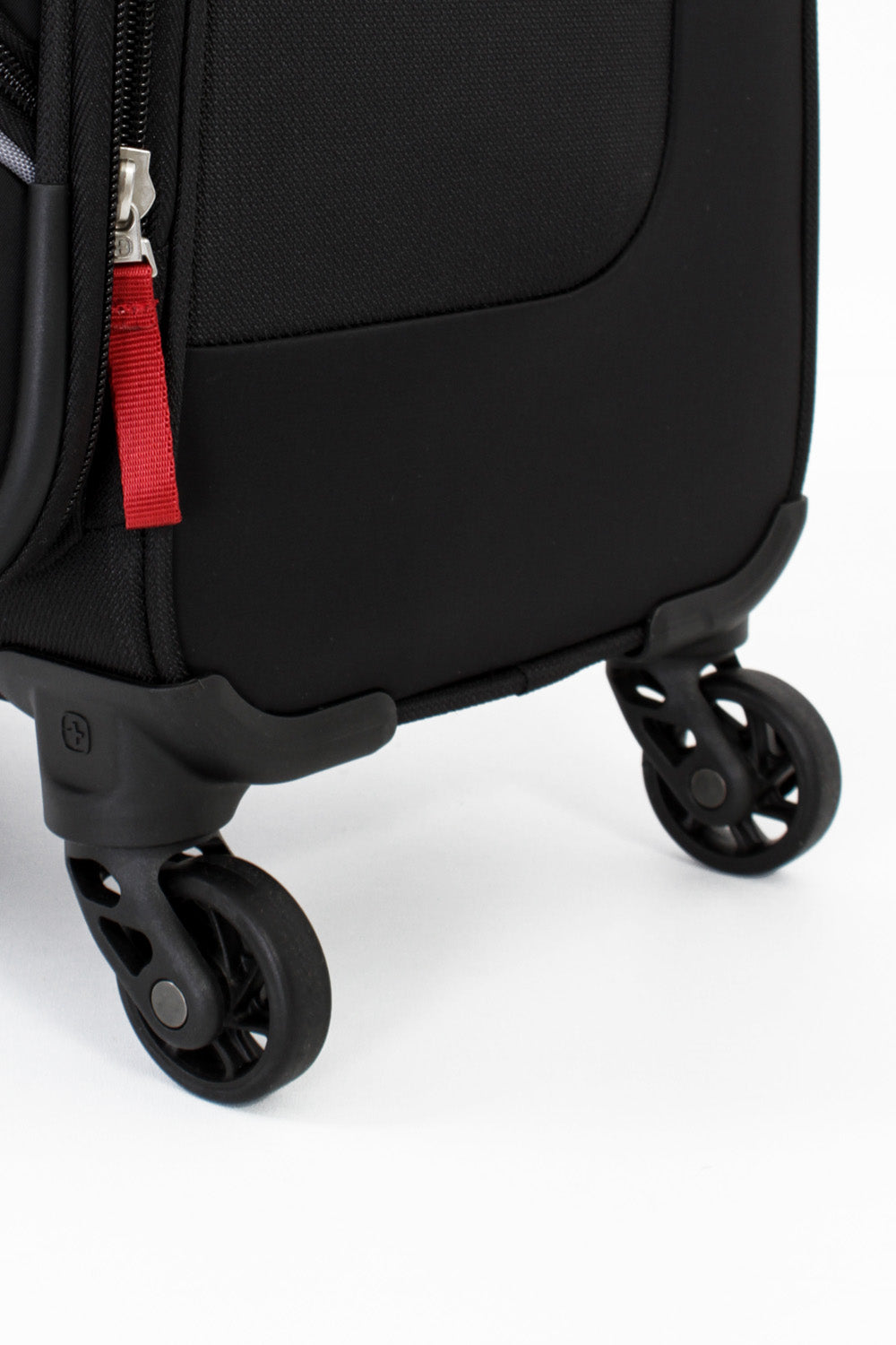 Swissgear 6320 Expandable Luggage Four 360-degree, multi-directional spinner wheels